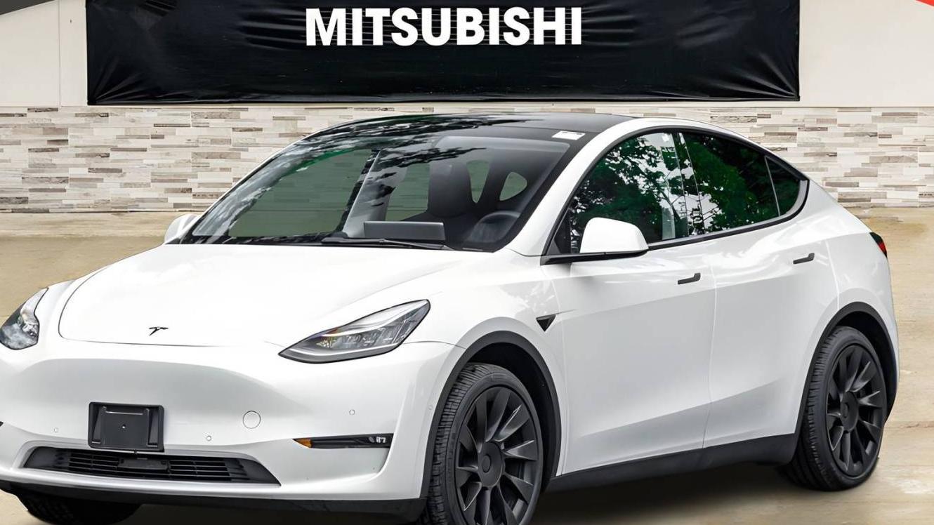 TESLA MODEL Y 2021 5YJYGDEE8MF278145 image